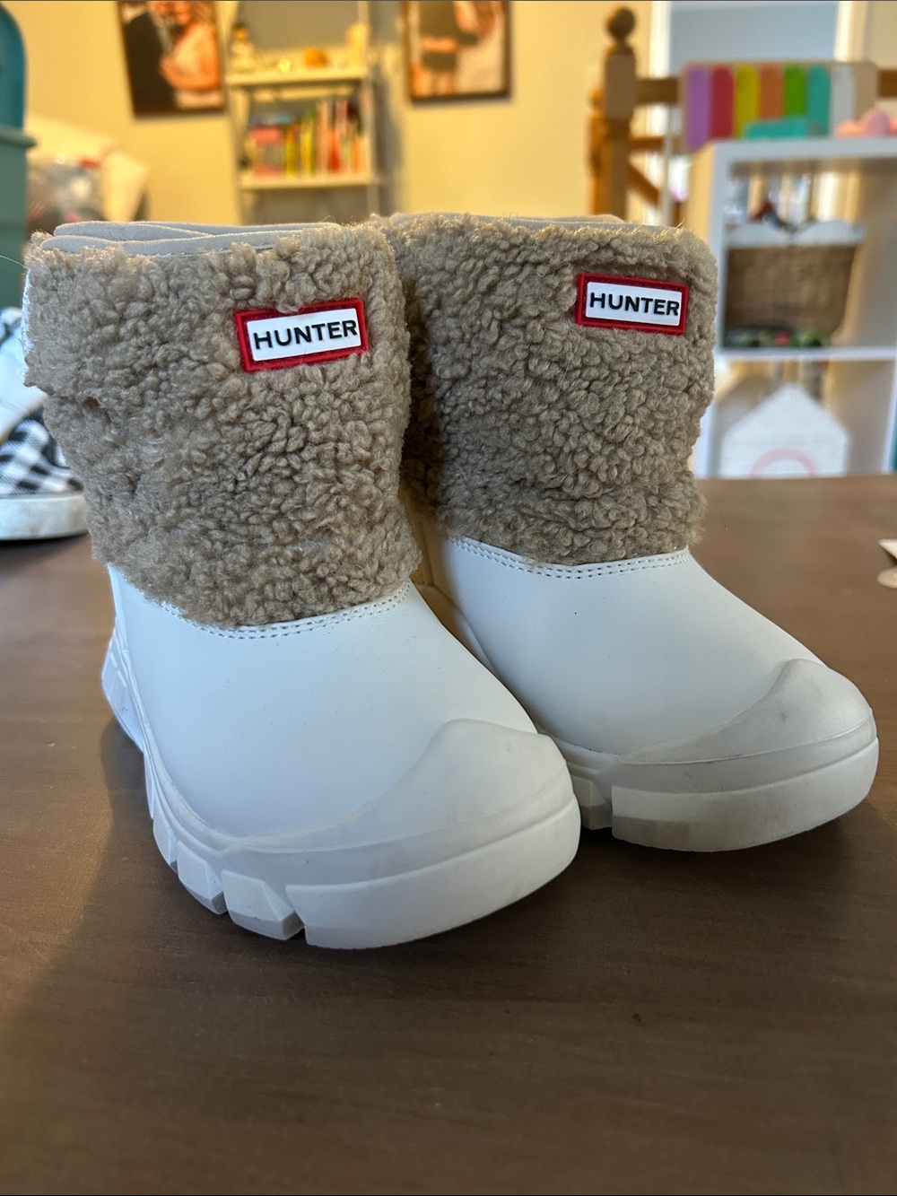 Hunter Kids White Boots with Tan Sherpa Cuff
